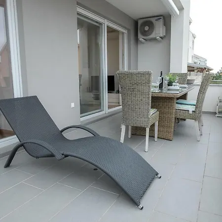Apartments Tomana Novalja Exterior photo