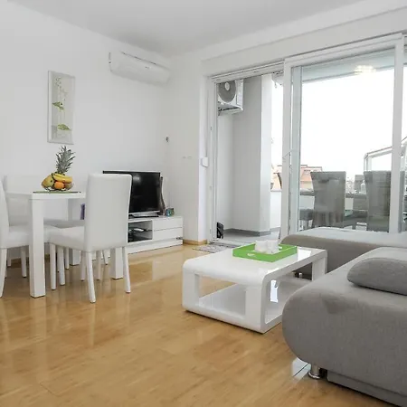 Apartments Tomana Novalja Exterior photo