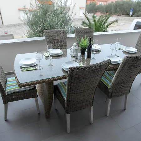 Apartments Tomana Novalja Exterior photo