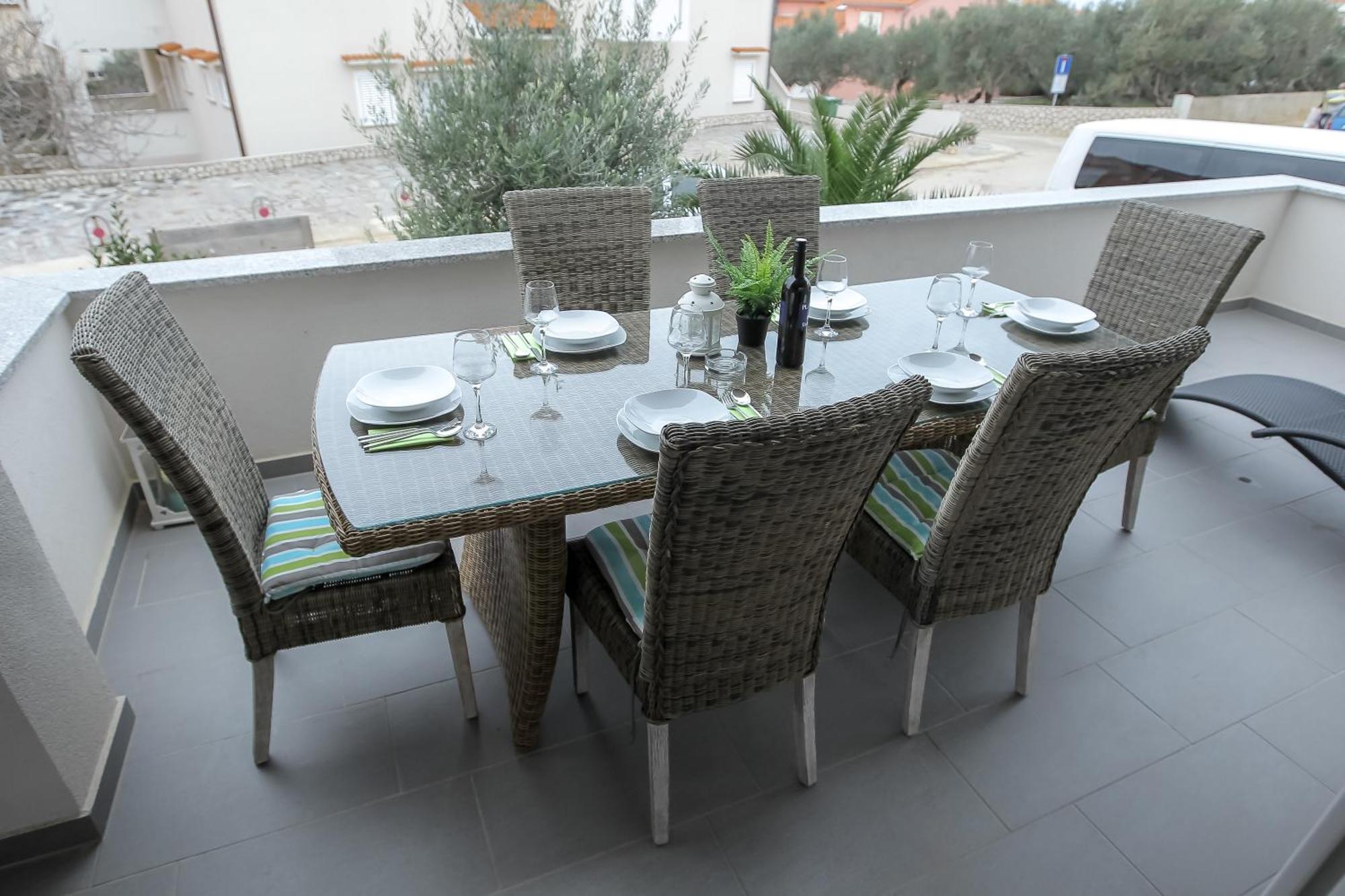 Apartment Tomana