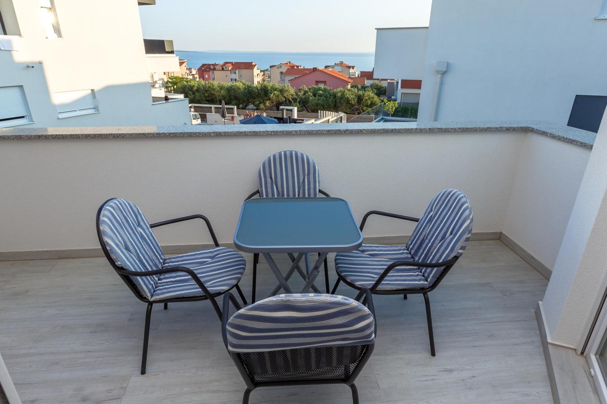 Apartment Tomana