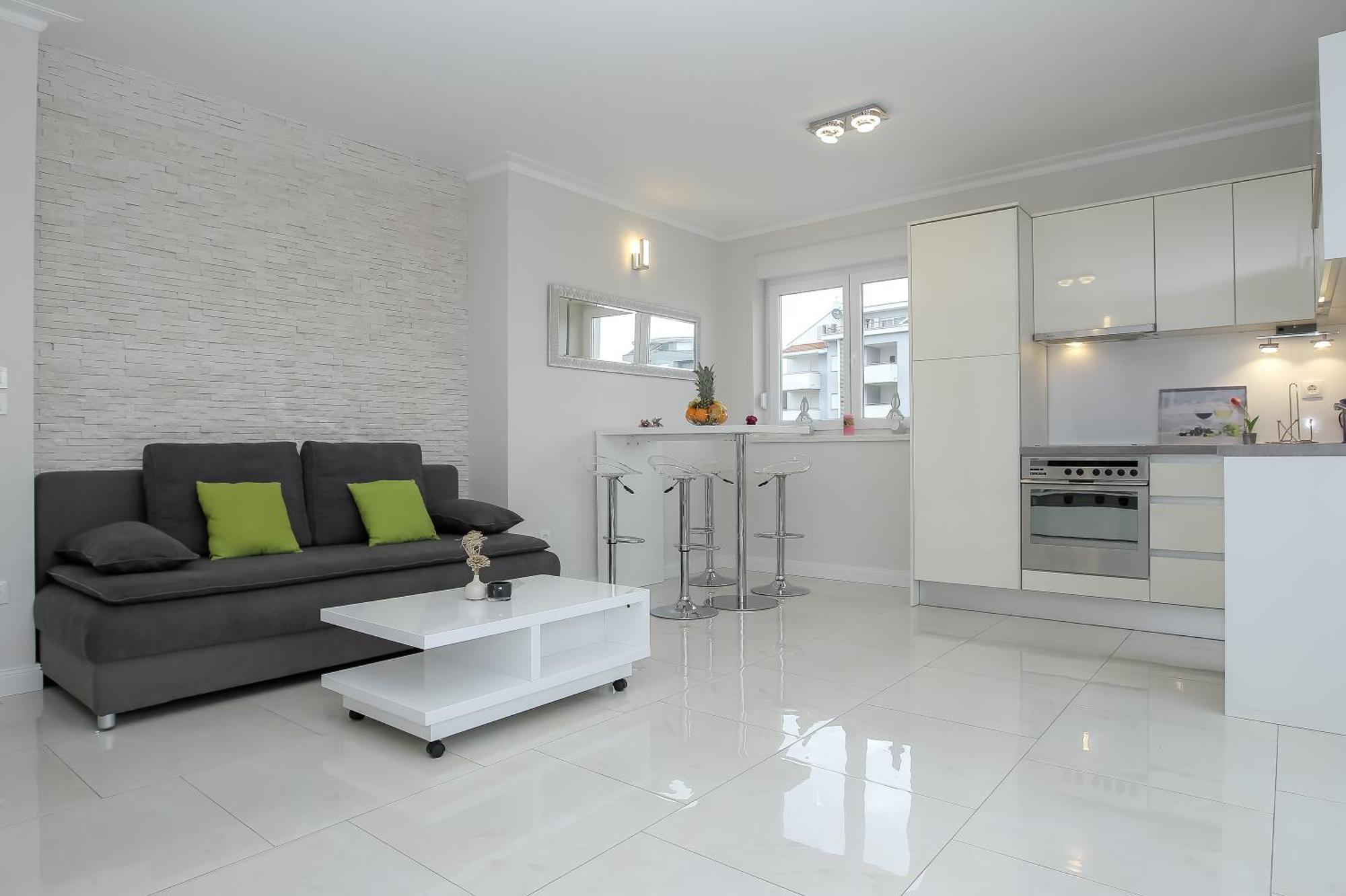 Apartment Tomana