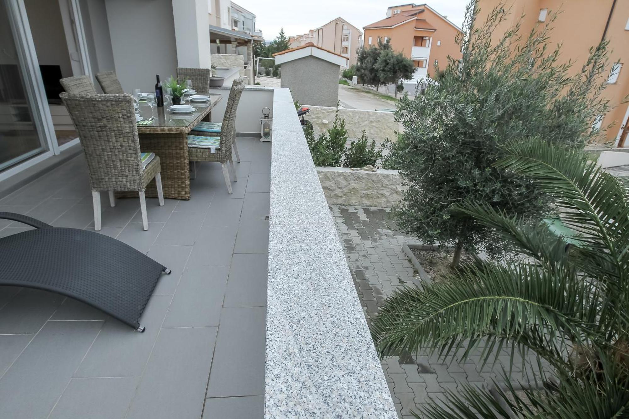 Tomana Apartment *