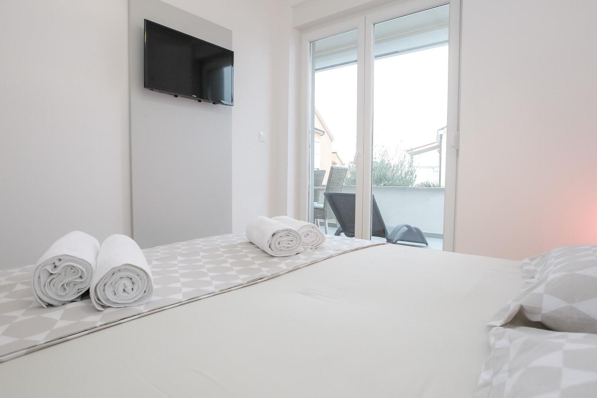 Tomana Apartment Novalja