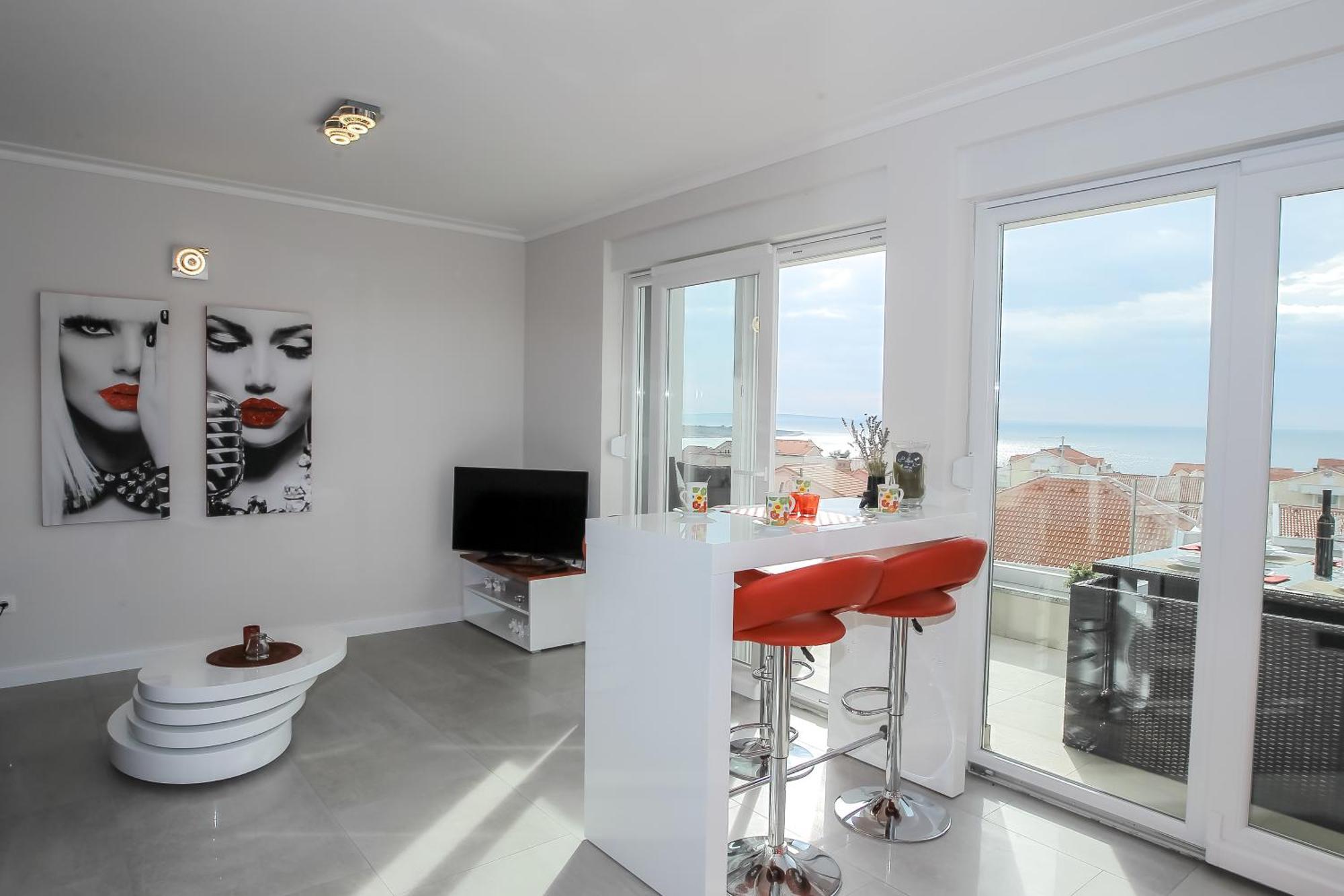 Apartment Tomana